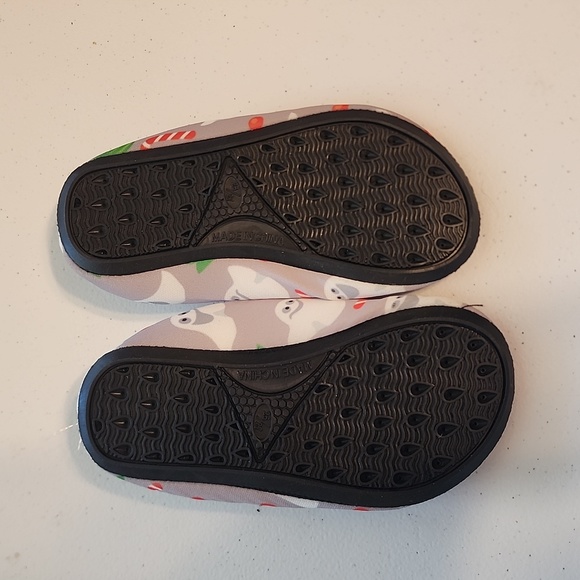 Todler water shoes - Picture 2 of 4